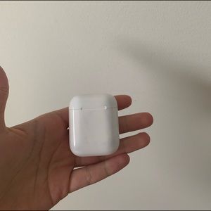 Original Apple AirPods Charging Case